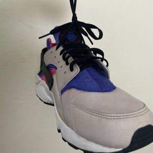Woman’s Nike  Air